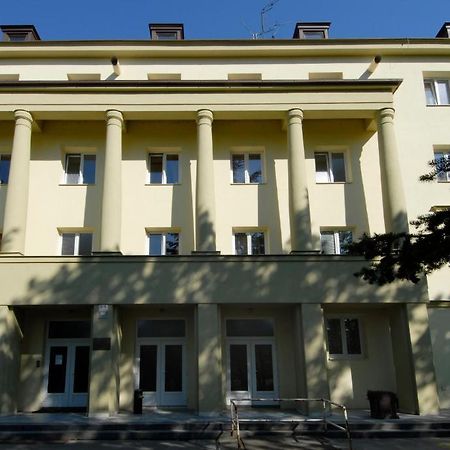 Tauferovy Koleje Vandrerhjem Brno Eksteriør bilde